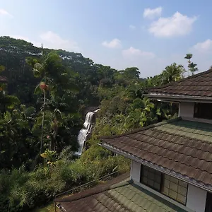 The At Kulaniapia Falls Gasthof